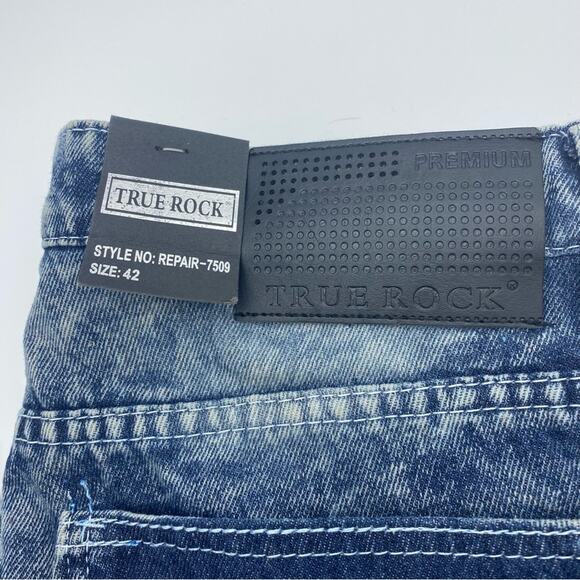 True Rock Distressed Jeans in Size 42 x32 - Picture 2 of 7